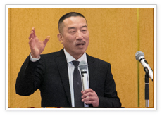 上智大学経済学部教授　上妻 義直 氏