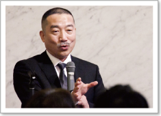 上智大学経済学部教授　上妻 義直 氏